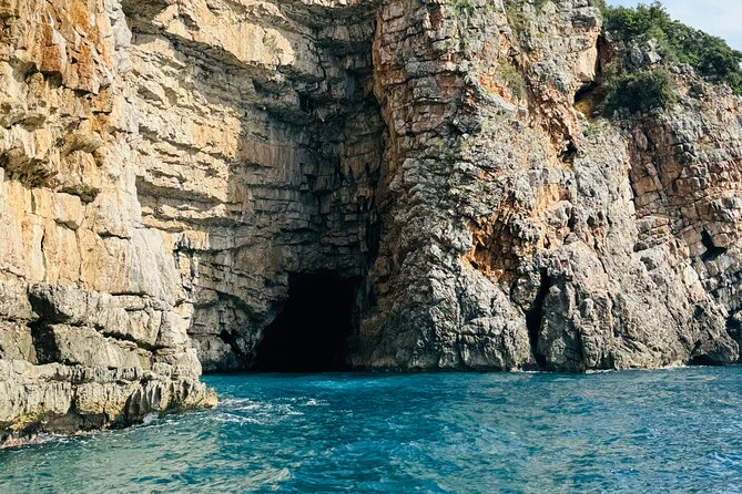 3 Hours Private Blue Cave Adventure (Free Drinks) - Drinks, WiFi, and music on board: small perks that change the mood