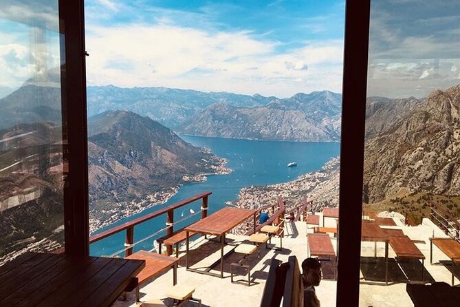 Bike tour - Panoramic downhill from Njeguši and Kotor serpentines - Pace and fitness level: you can keep it comfortable