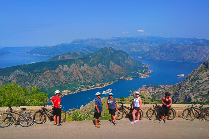 Cable car + Electric MTB from Njegos Mausoleum to Kotor bay - Quick hits on this Kotor cable car + eMTB day