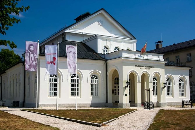 Cetinje City Tour - Cetinje: a one-hour walk that teaches you how to look