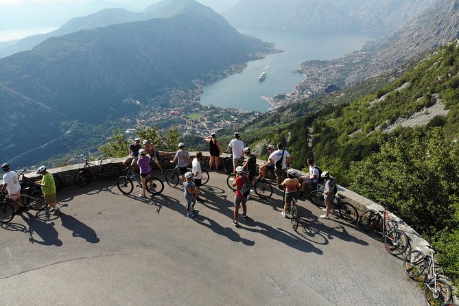 Epic 25 Turns Downhill Bike Descent w/ Panoramic Cable Car Ascent - The downhill ride itself: 25 turns, real traffic, and smart braking