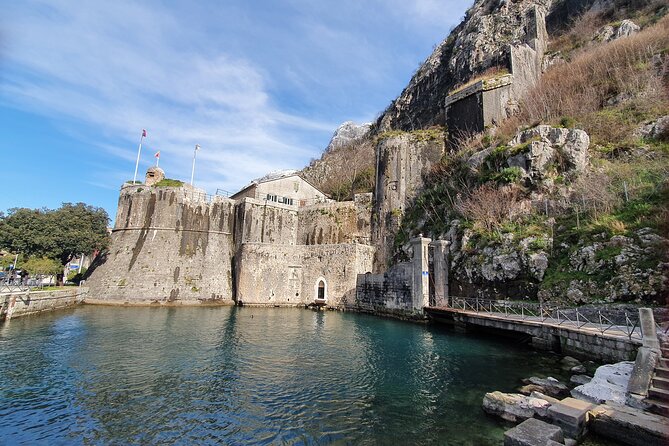 Food, wine and the best private walking tour of Kotor - Timing, Heat, and Getting Photos Without Friction