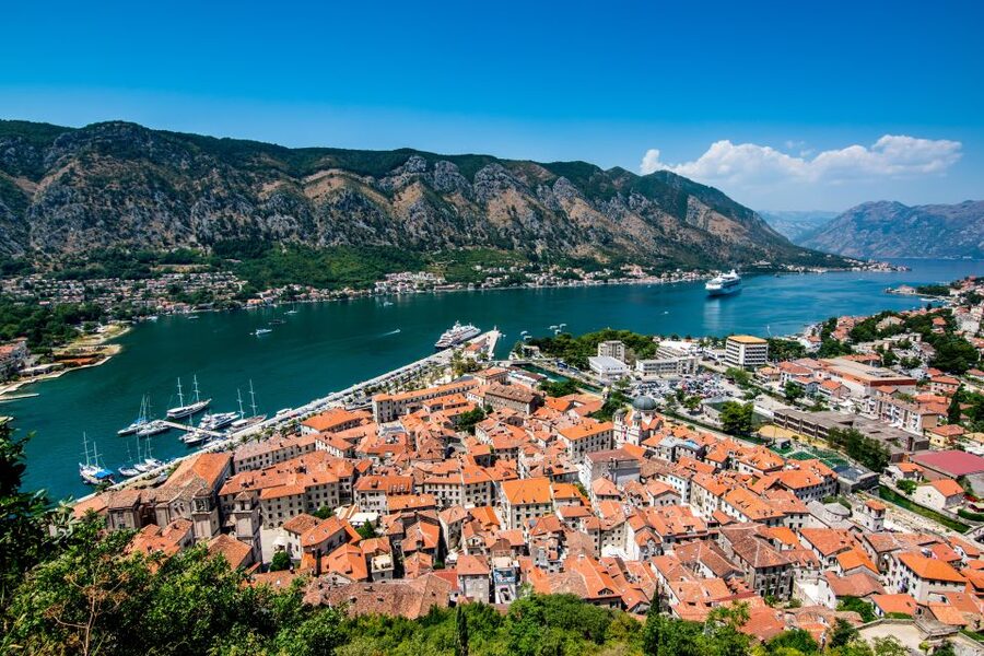 From Dubrovnik: Full-Day Group Tour of Montenegro Coast - Dubrovnik to Montenegro: the border drive that shapes the whole day