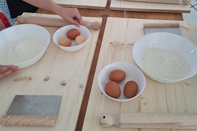 Handmade Pasta Cooking Class with Italian Chef in Montenegro - Sauce Pairing: Ragù and Spinach-Ricotta in Real Kitchen Context