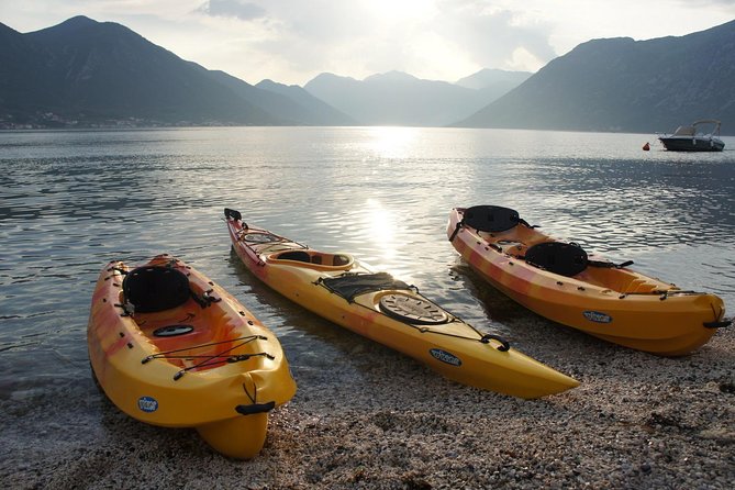 Kayak active tour - Guides, Personality, and Why the Group Size Matters