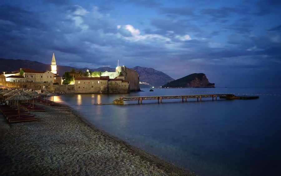 Montenegro & Bosnia 2 Countries in 1 Day Tour from Dubrovnik - Driving, borders, and why the schedule can feel different day to day