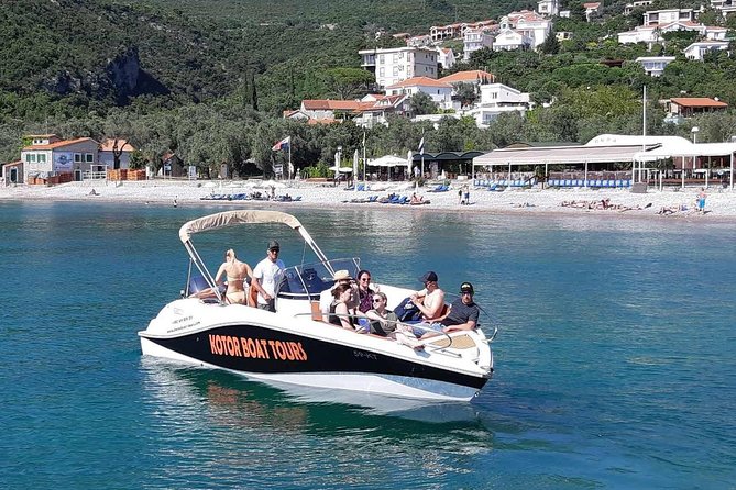 Private Blue Cave tour with a beach stop - 4h30min duration - Dobrec Beach and Pristan: sea-only access plus WWII submarine pens