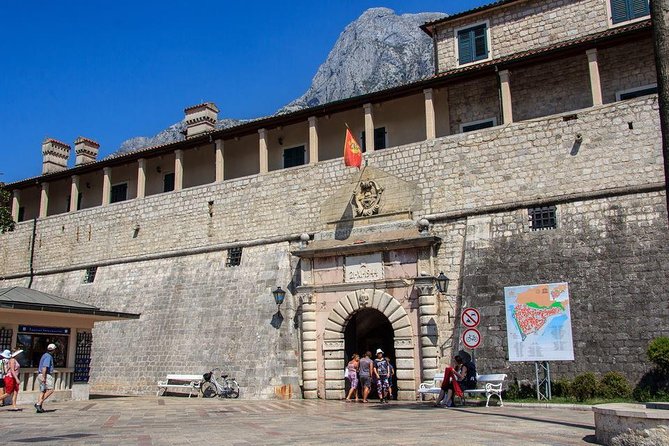 Private Kotor Old Town Walking Tour - Meeting at the main gate: getting oriented without stress