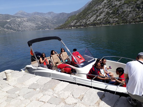 Private tour with speed boat - Perast and Lady of the rock - Key things that make this tour work