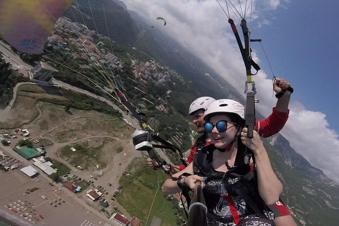 Tandem paragliding in Budva /All-inclusive - The best part: the air-time and the view over Budva